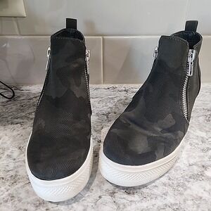 Steve Madden‎ Boots Womens 7.5 Wedgie Camouflage Zip Up Ankle Booties